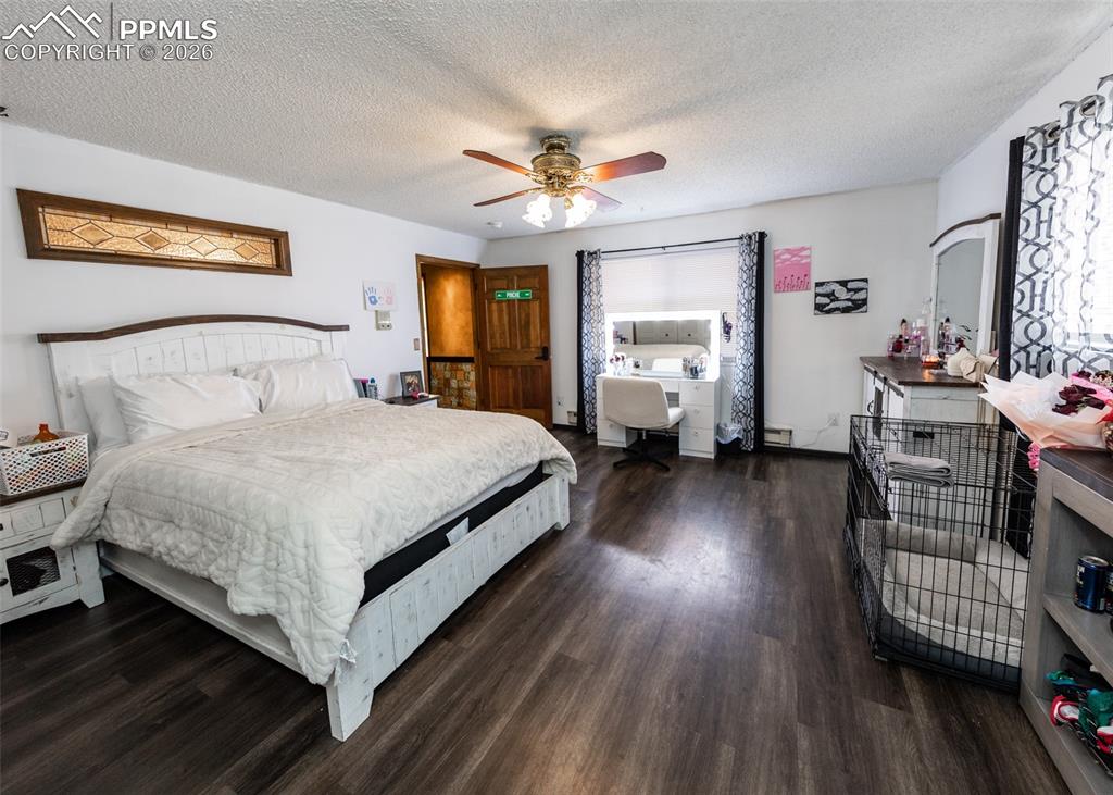 Image 18 of 47: Master Bedroom