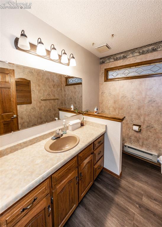 Image 20 of 47: Half bath on main level