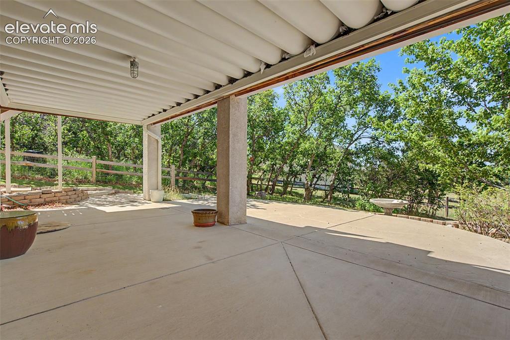 Image 41 of 47: Patio