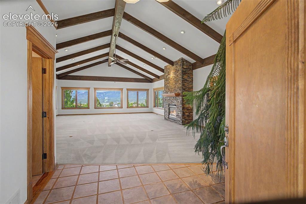 Image 9 of 47: Foyer