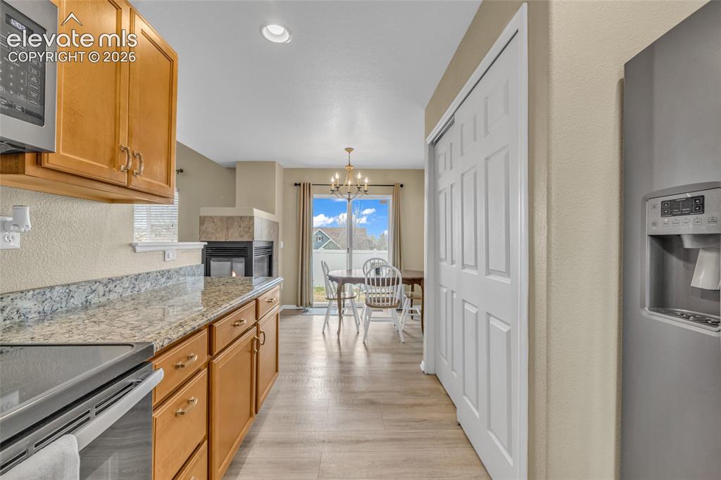 Image 13 of 30: Kitchen
