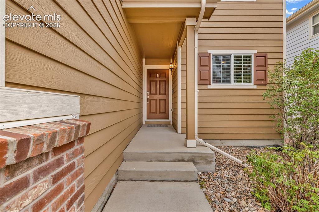 Image 4 of 30: Entry