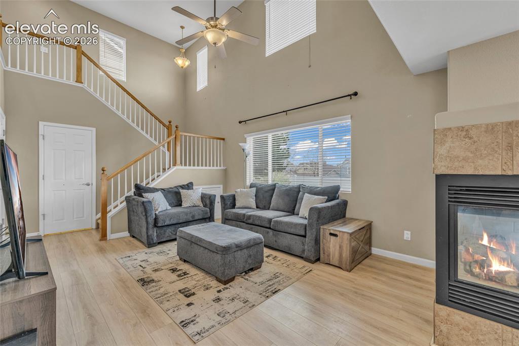 Image 5 of 30: Living Room