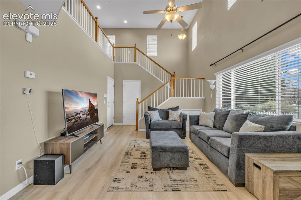 Image 6 of 30: Living Room