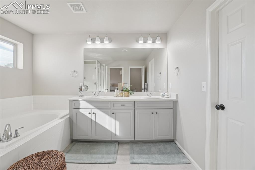 Image 27 of 45: Master Bathroom