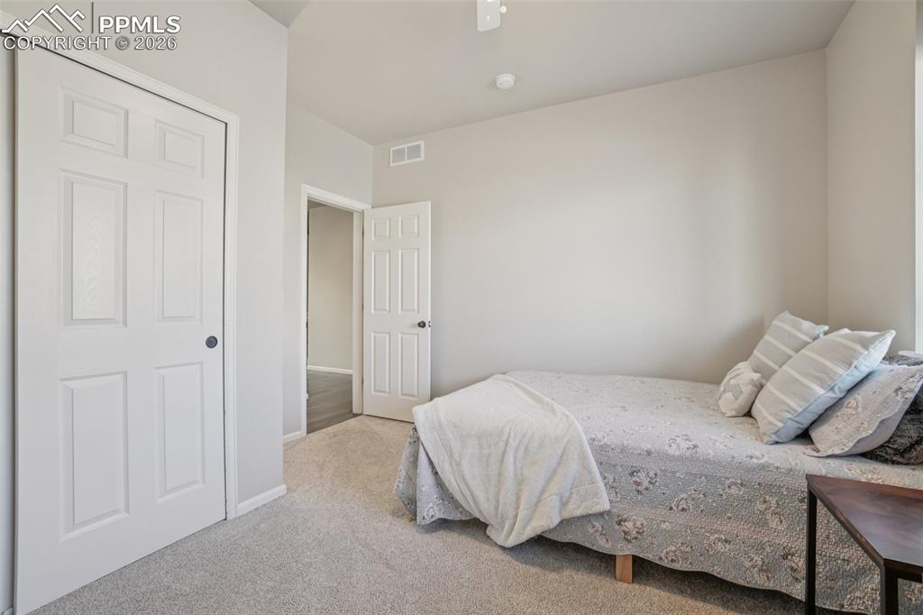 Image 29 of 45: Bedroom