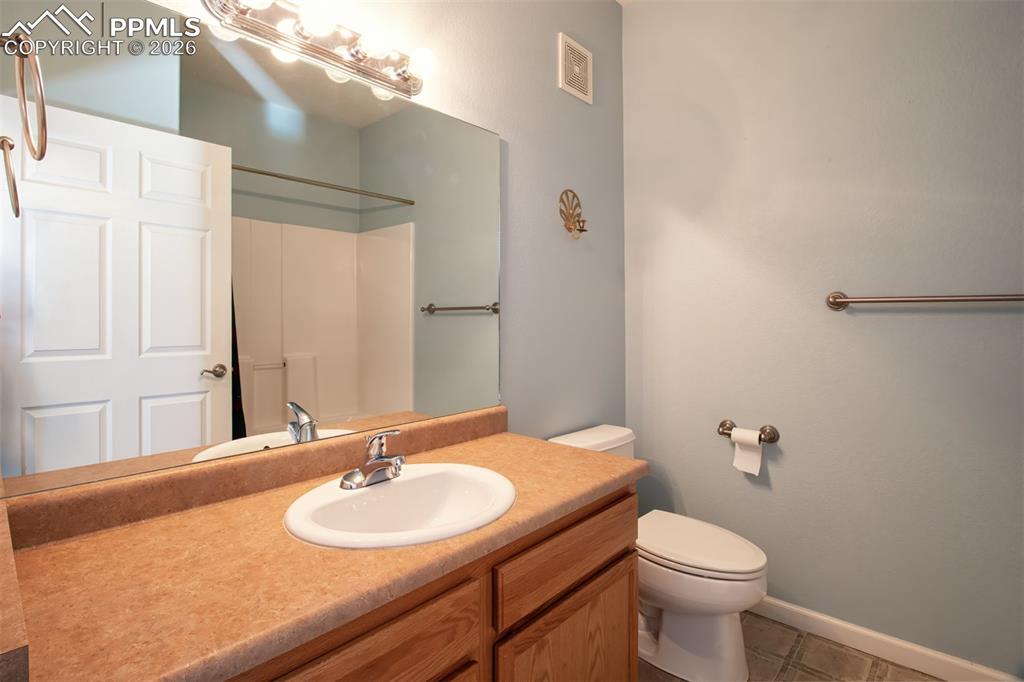 Image 15 of 31: Bathroom