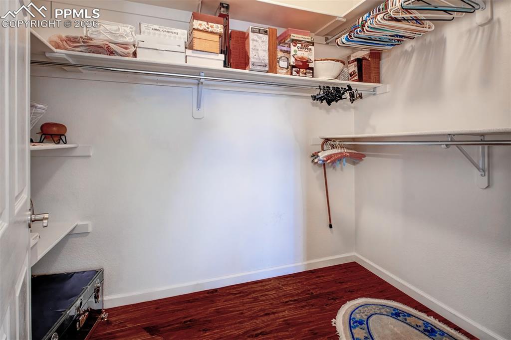 Image 17 of 31: Closet