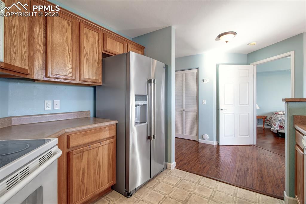 Image 8 of 31: Kitchen