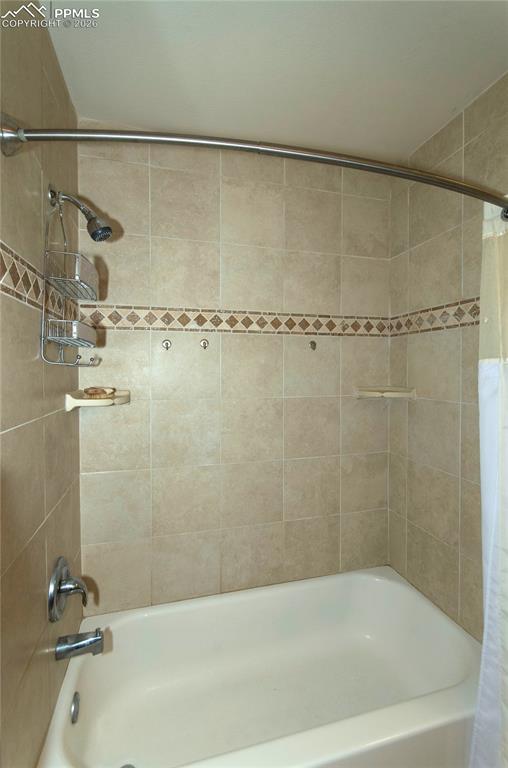 Image 27 of 49: Upper Primary Bathroom