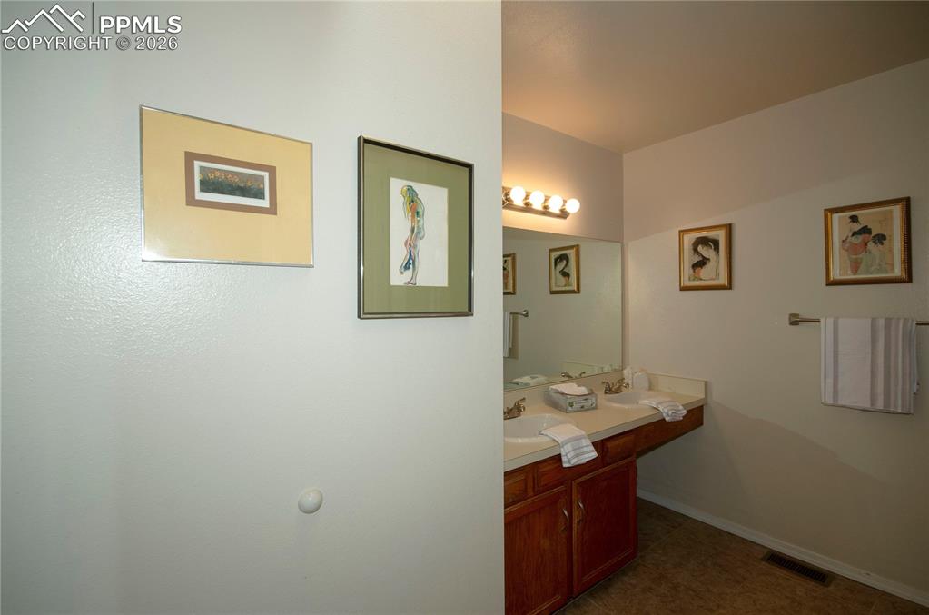 Image 29 of 49: Upper Primary Bathroom