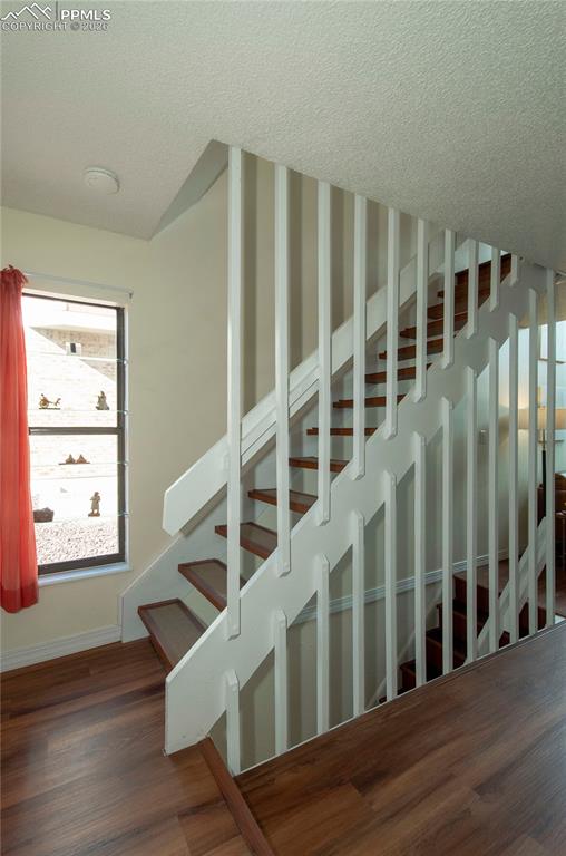 Image 6 of 49: Entry