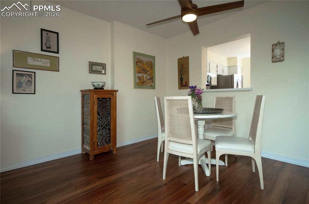 Image 9 of 49: Dining Area