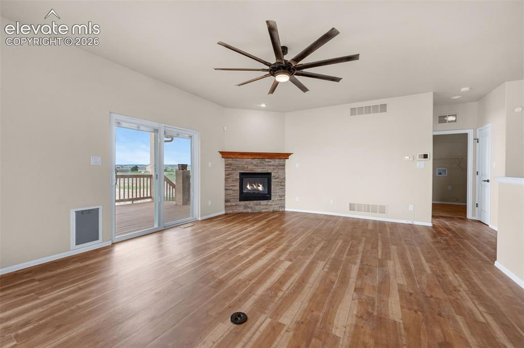Image 6 of 49: Living Room