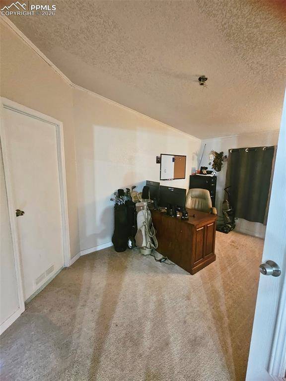 Image 10 of 19: Office