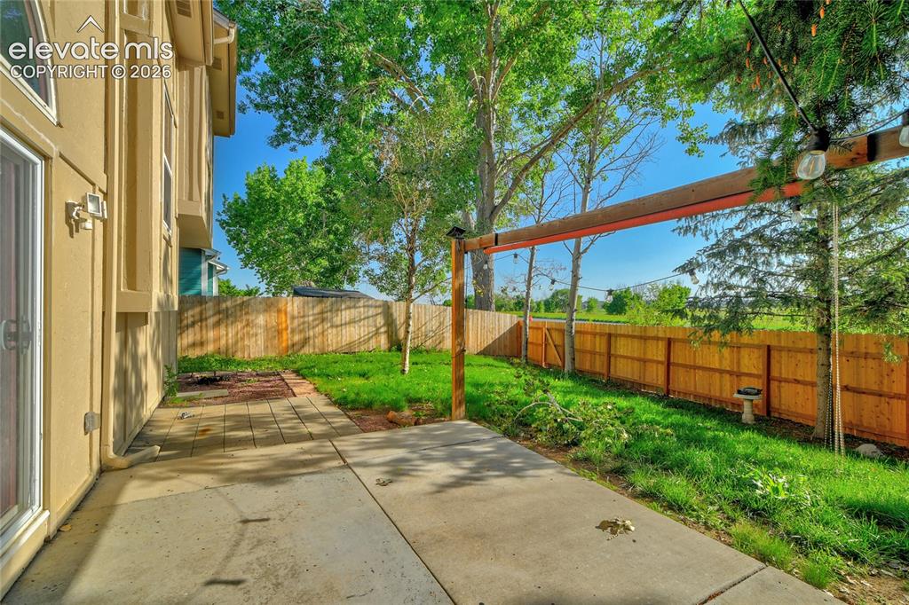 Image 21 of 23: Patio terrace