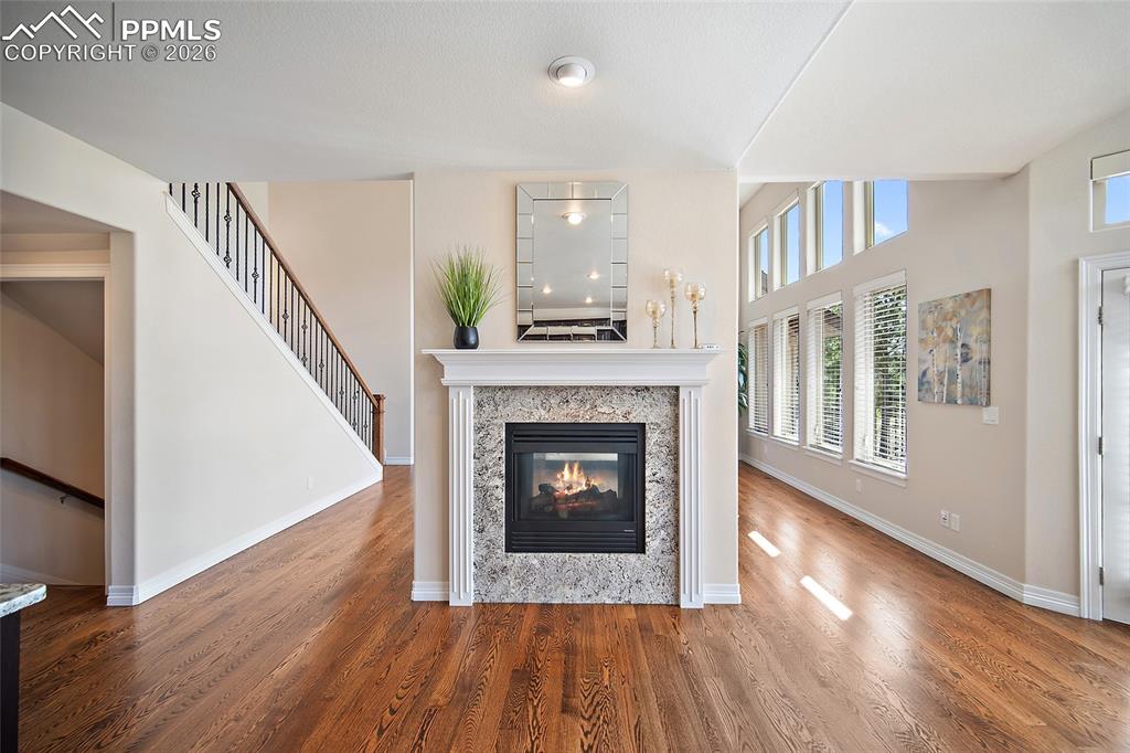 Image 17 of 50: Living Room