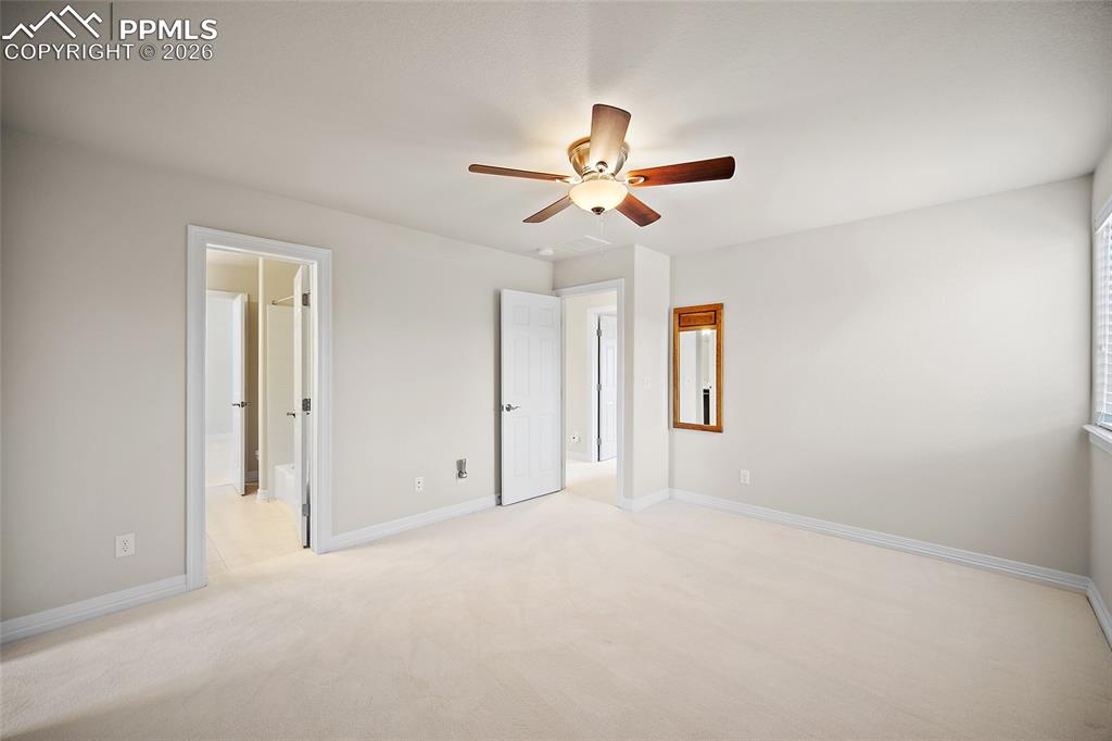 Image 30 of 50: Bedroom