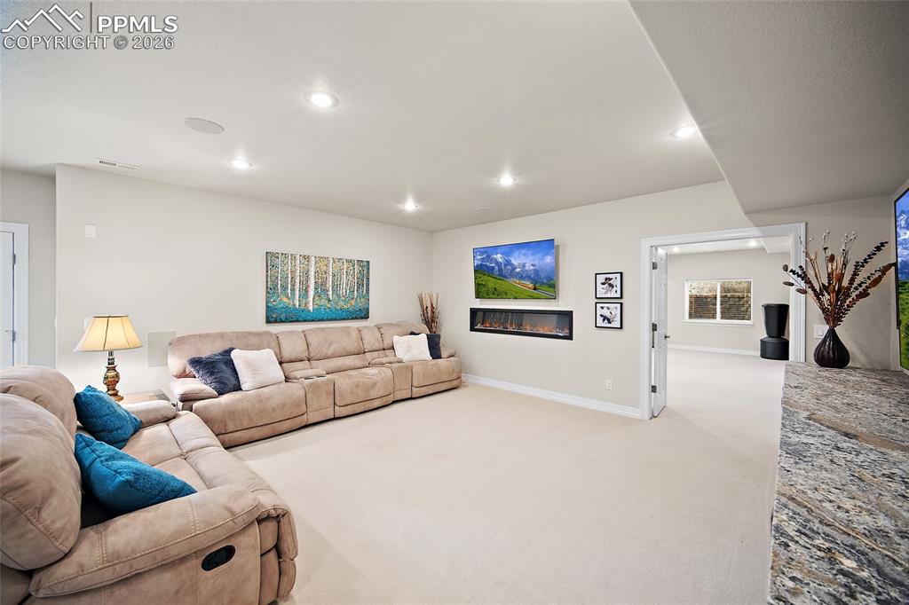 Image 36 of 50: Living Room