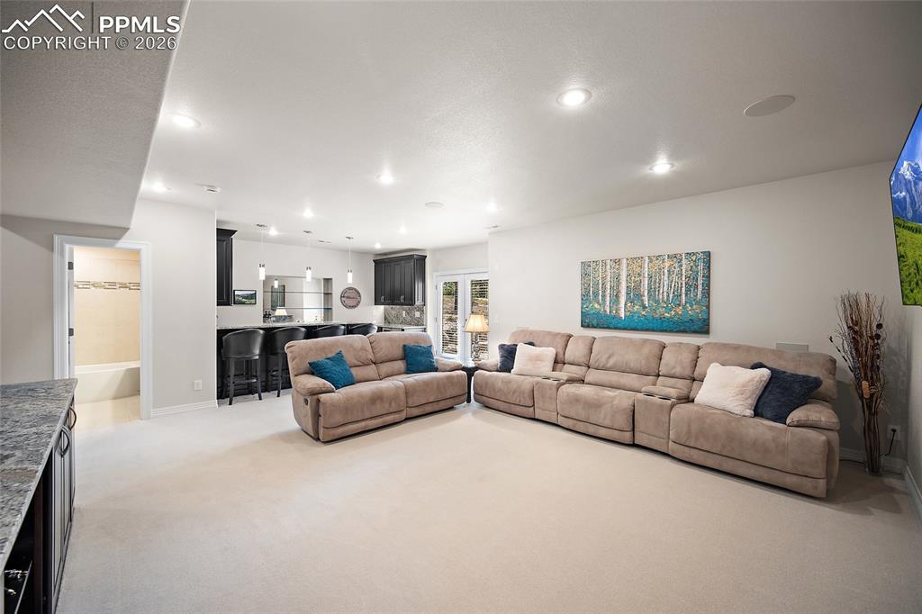 Image 38 of 50: Living Room