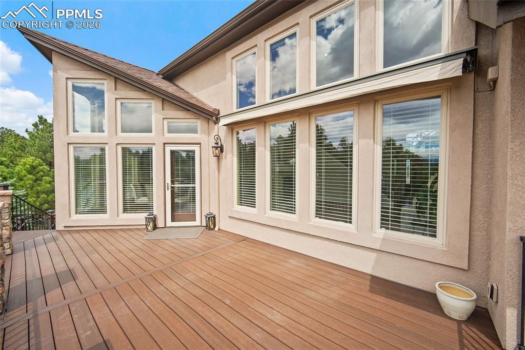 Image 45 of 50: Deck