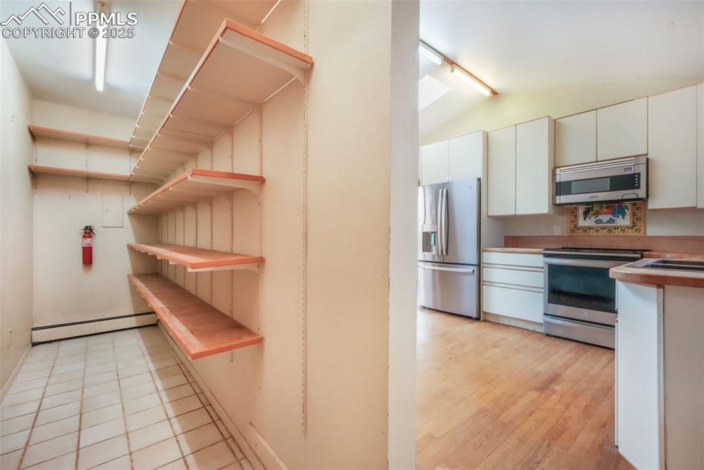 Image 12 of 50: Pantry