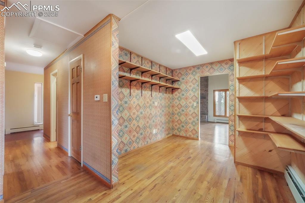 Image 24 of 50: Living Room