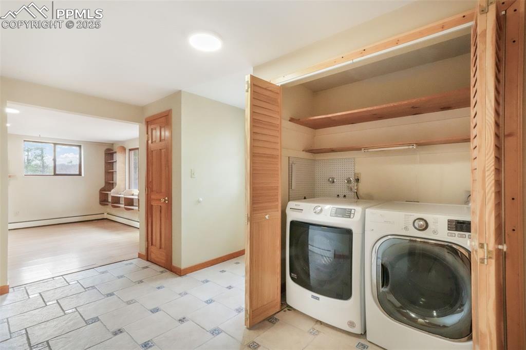 Image 26 of 50: Laundry