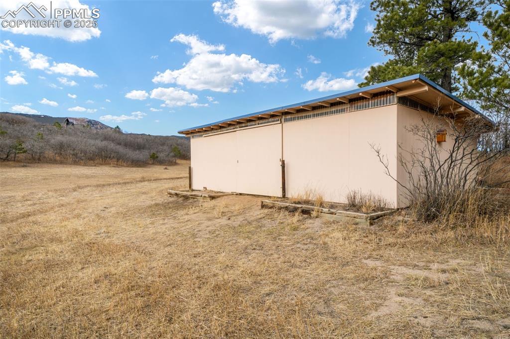 Image 41 of 50: Barn