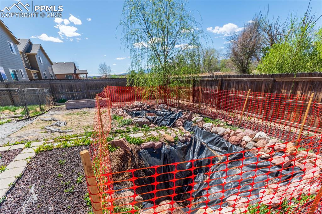 Image 11 of 38: Back of Structure