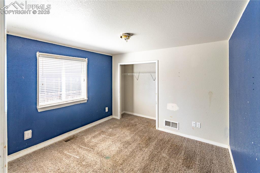 Image 28 of 38: Bathroom