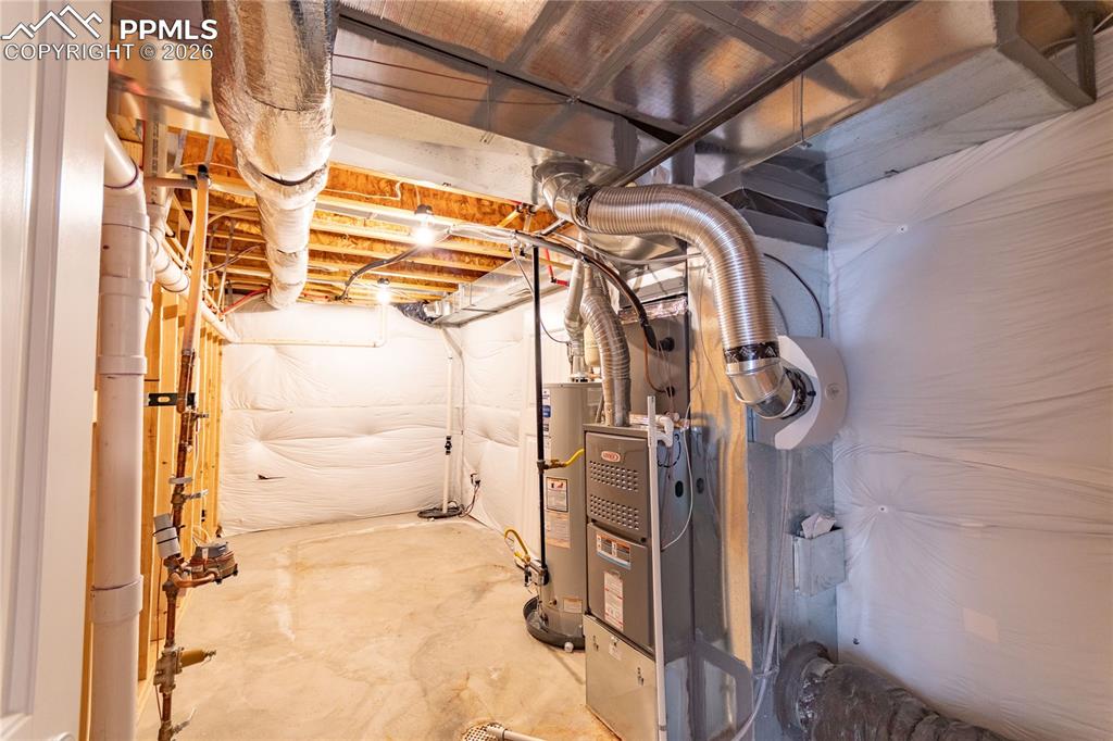 Image 33 of 38: Bedroom