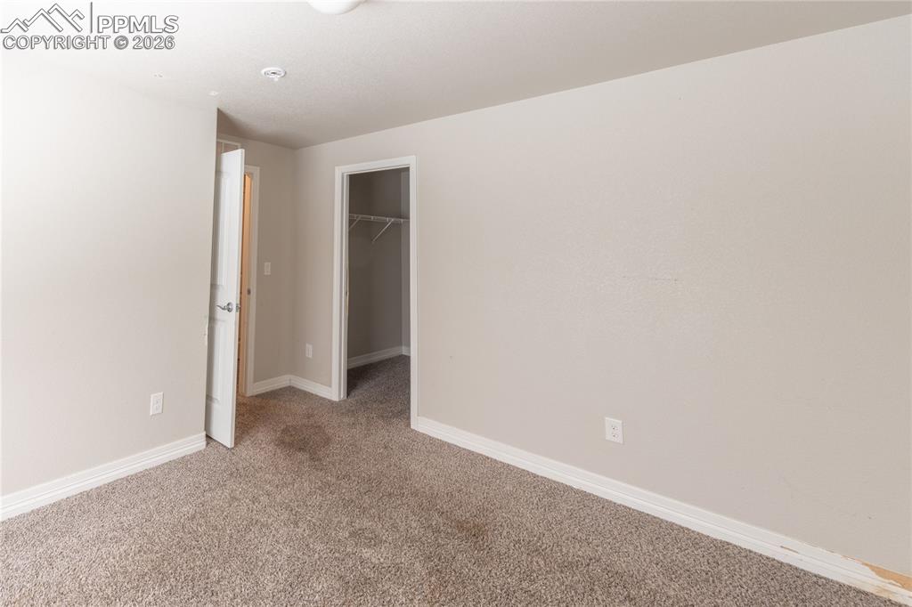 Image 35 of 38: Closet