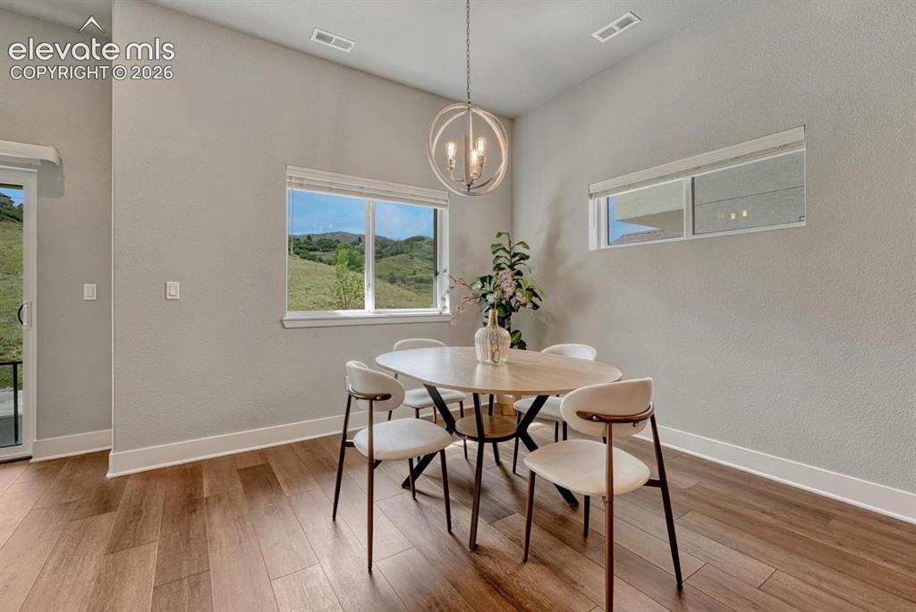 Image 15 of 48: Dining Area