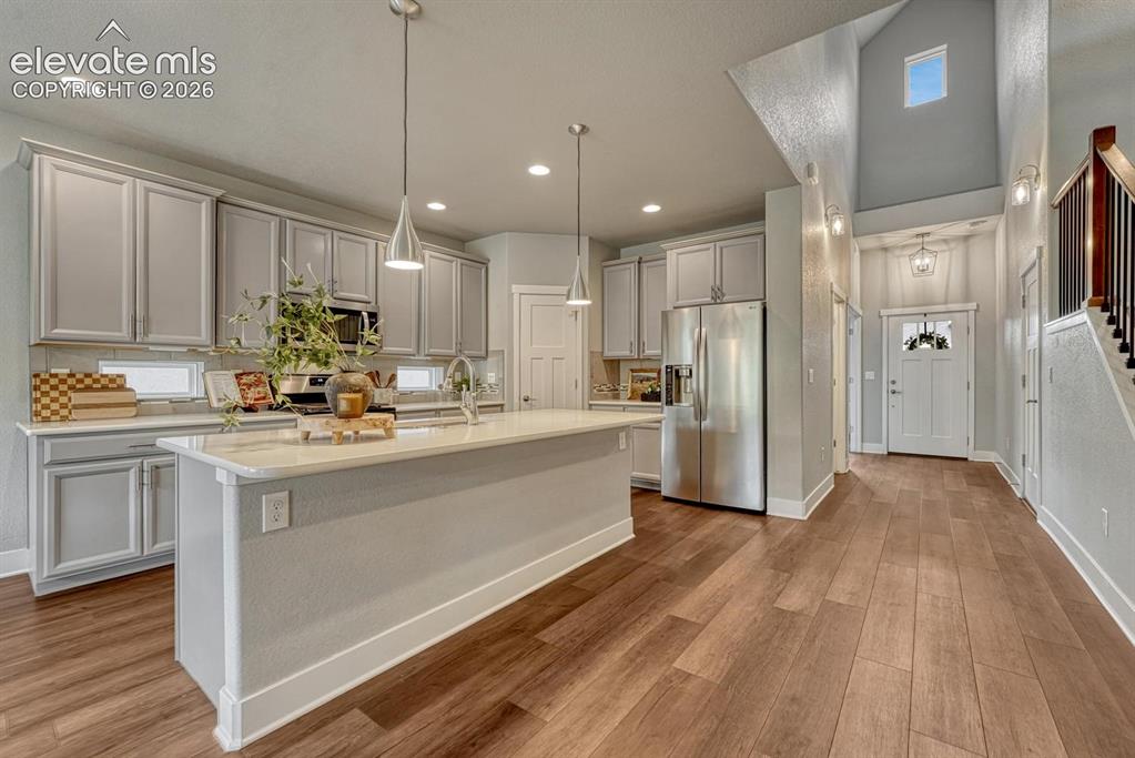 Image 5 of 48: Kitchen