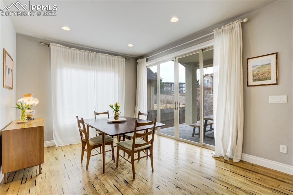 Image 10 of 49: Dining Area