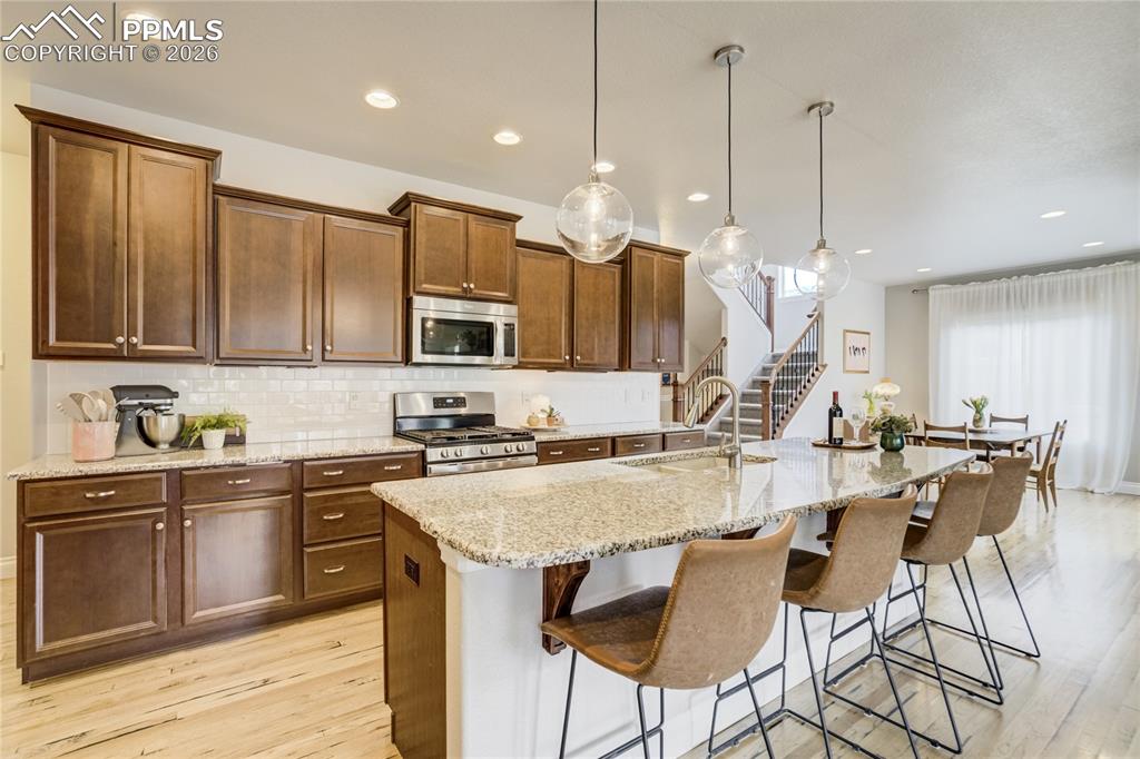 Image 16 of 49: Kitchen