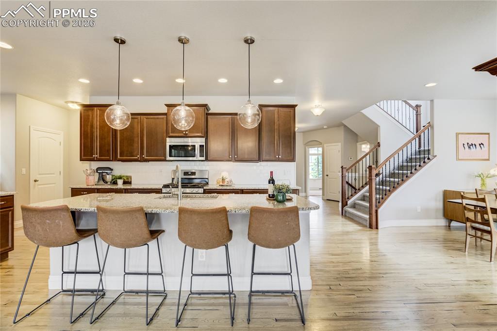 Image 17 of 49: Kitchen