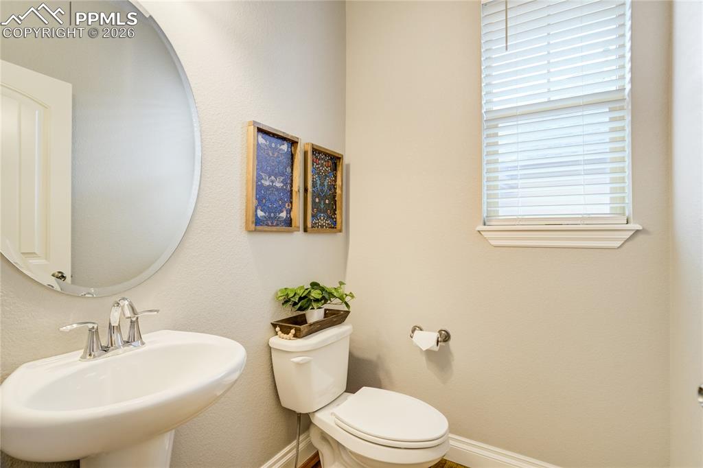 Image 21 of 49: Bathroom