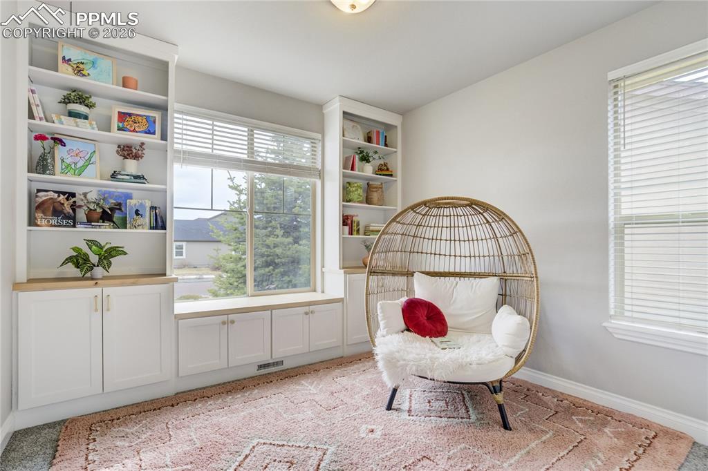 Image 22 of 49: Sitting Room