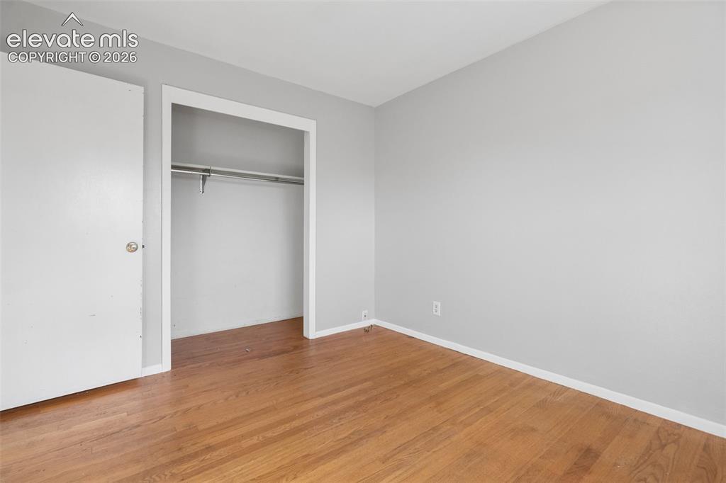 Image 14 of 30: Bedroom