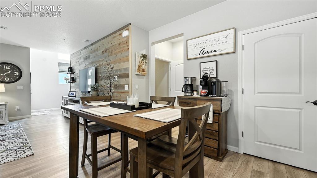 Image 11 of 39: Dining Area