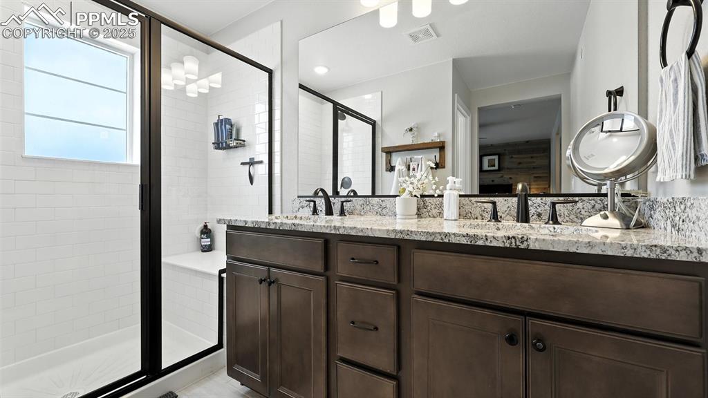 Image 14 of 39: Bathroom