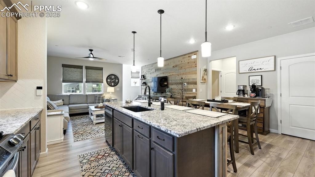 Image 7 of 39: Kitchen