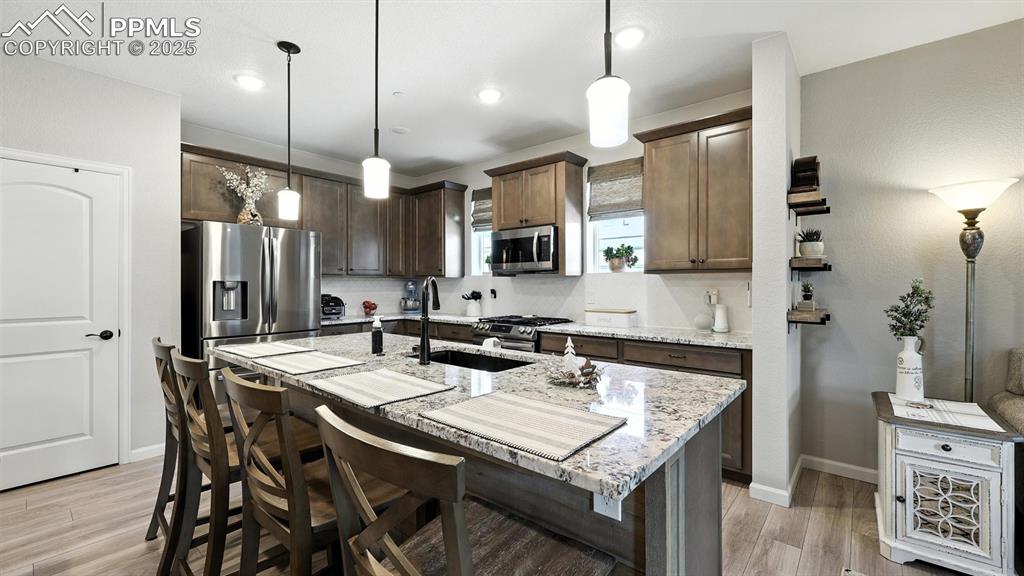 Image 9 of 39: Kitchen