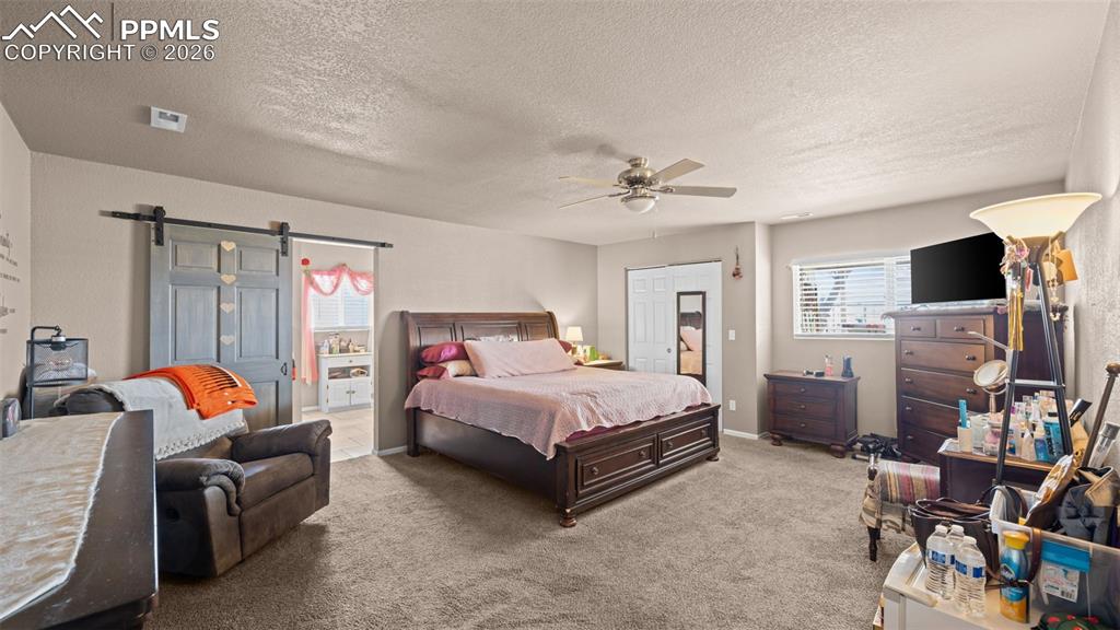 Image 12 of 36: Bedroom