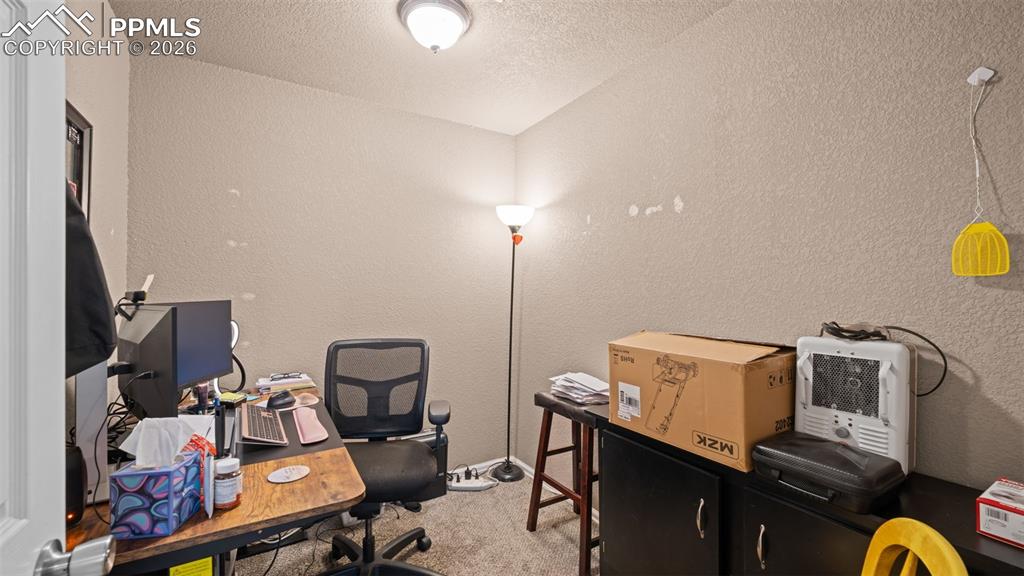 Image 23 of 36: Office