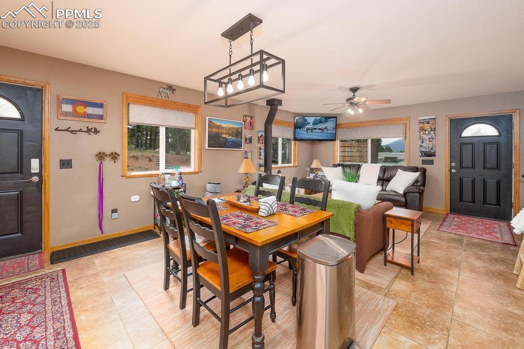 Image 5 of 30: Dining Area