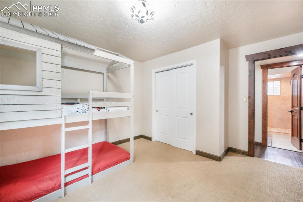 Image 39 of 50: Bedroom