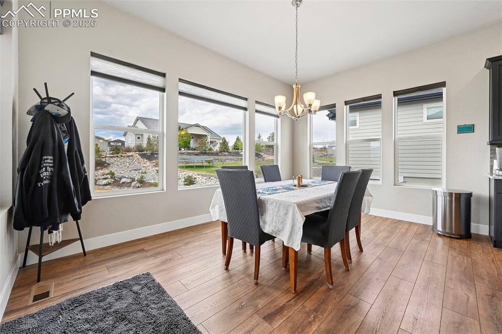 Image 13 of 50: Dining Area